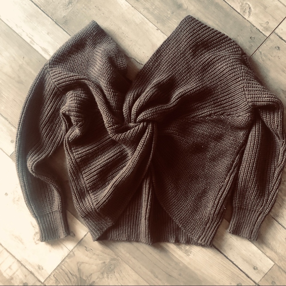 Cropped grey twist front sweater
